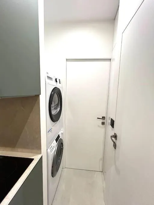 Louvre -notre Dame 2bd, 2bath Ac
